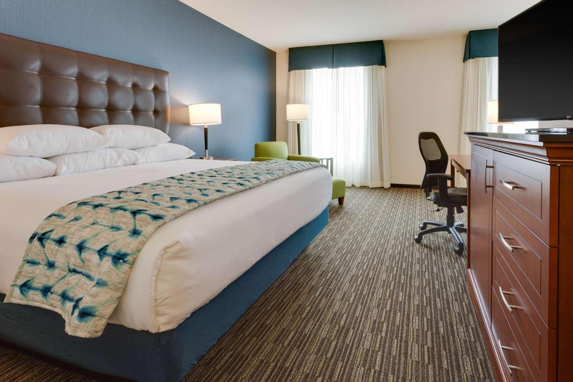 Drury Plaza Hotel Columbia East Экстерьер фото