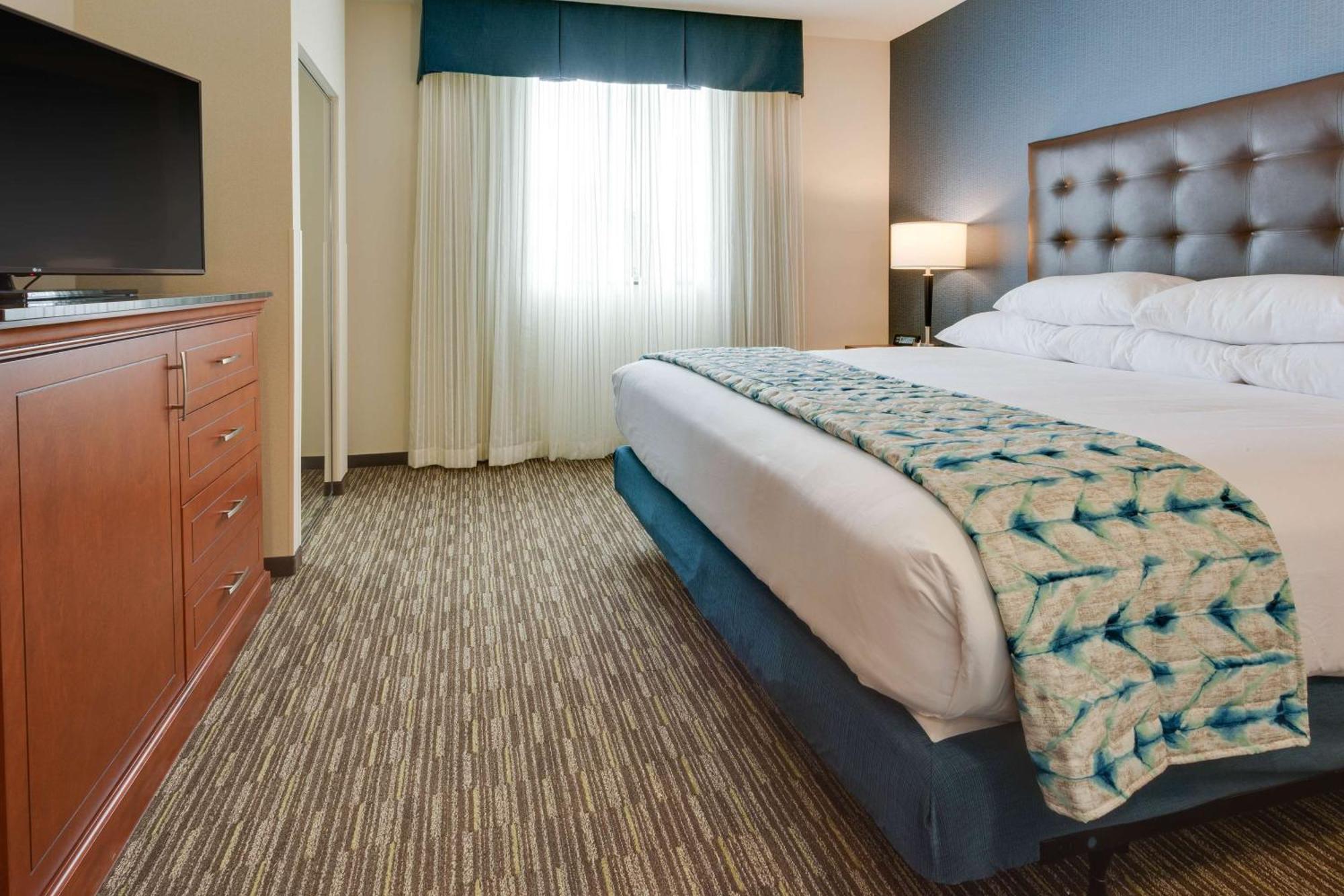 Drury Plaza Hotel Columbia East Экстерьер фото